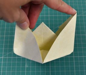pull the two points at top of shape out away from each other